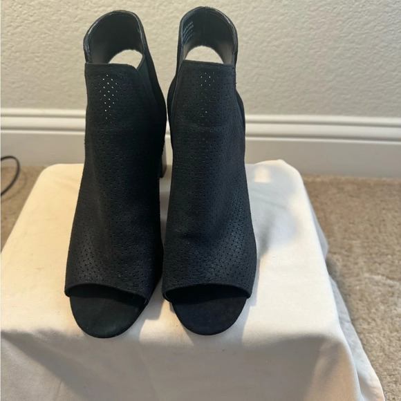 VANELi Womens Heeled Sandal, Black PERF Charm/Black Suede- Size 10 - Picture 8 of 14